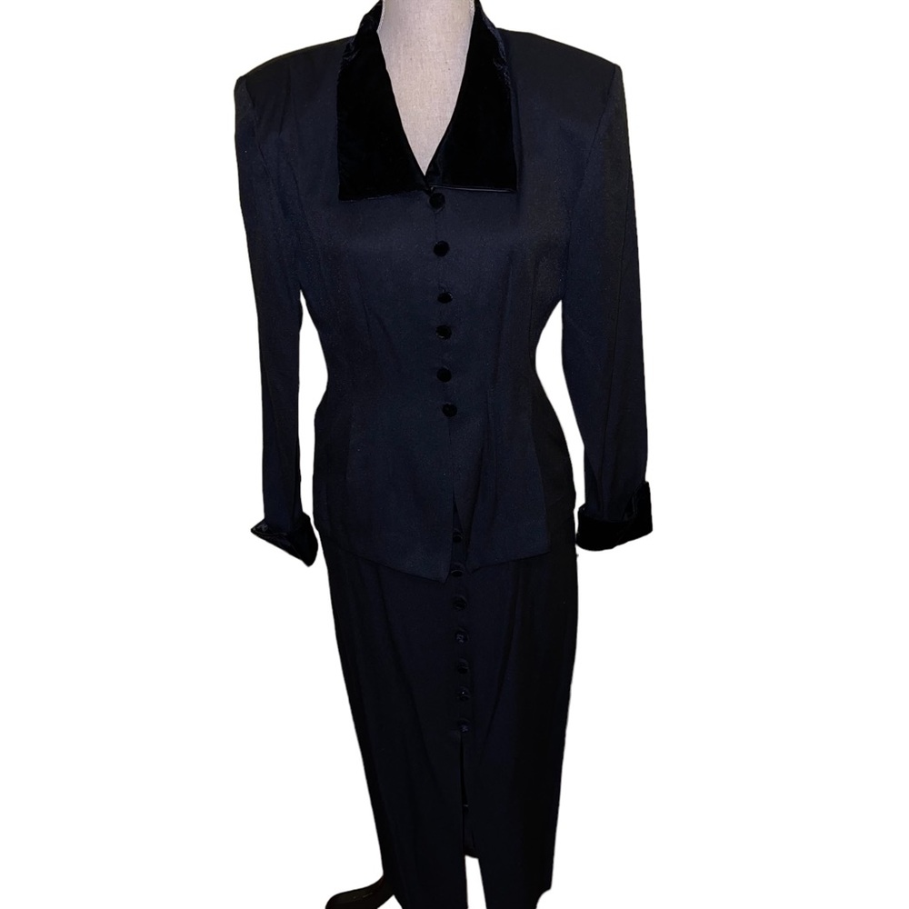 Scarlett Women’s 2 Pc Skirt Set Black Velvet Cuffs Neck Buttons Size 7/8 Vintage